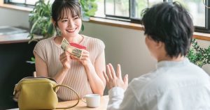 デート代誰が支払う？